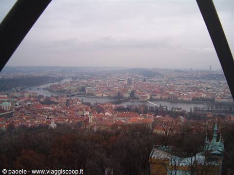 Praga vista dalla torre della televisione..