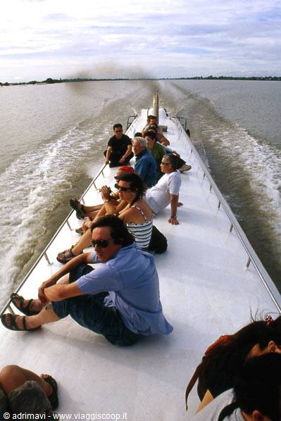 navigazione sul fiume Tonlé-Sap