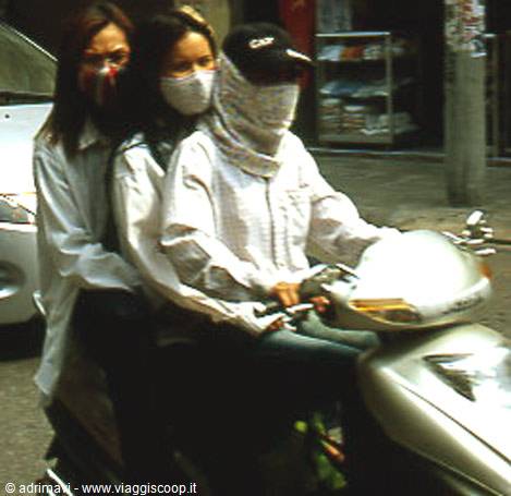 ragazze in motorino - Hanoi
