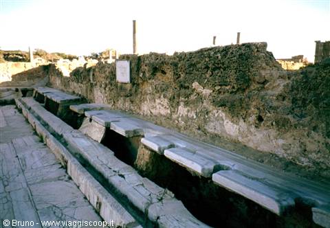 Leptis Magna - Latrine