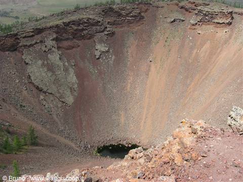 Cratere vulcano Khorgo Uul