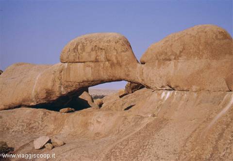 Natural arch on the Spitzkoppe