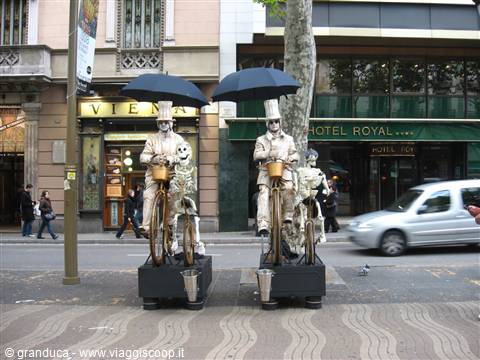 Barcellona :artisti di strada