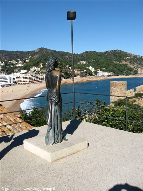 la statua di Ava Gardner