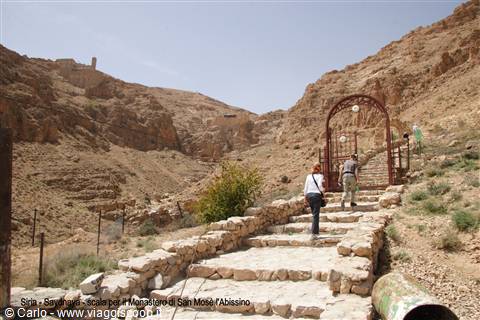 Siria - Saydnaya - scala per il Monastero di San Mosè l'Abissino