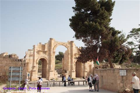 Giordania - Jerash - Porta di Amman