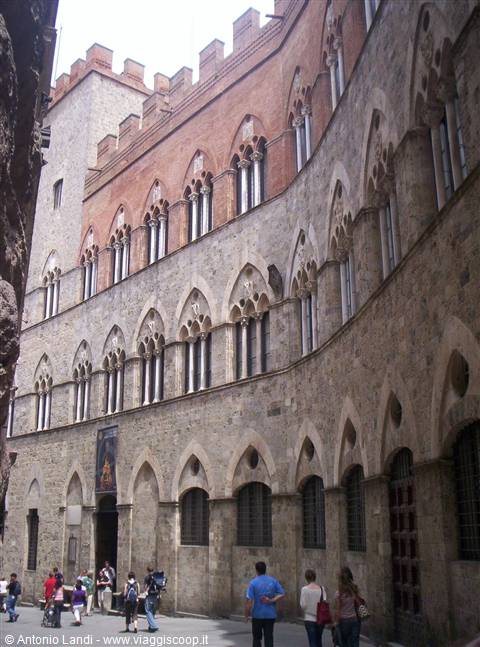 Palazzo Chigi-Saracini (esterno)