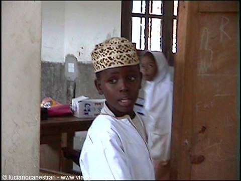 Malindi : bimbo nella scuola islamica