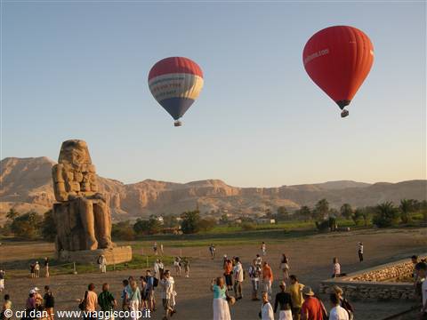 I Colossi di Memnon e le mongolfiere...