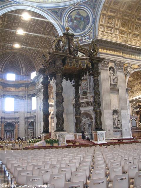 All'interno della Basilica di San Pietro