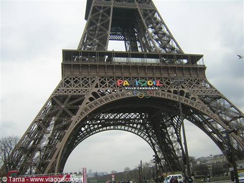 Tour Eiffel a pezzi..