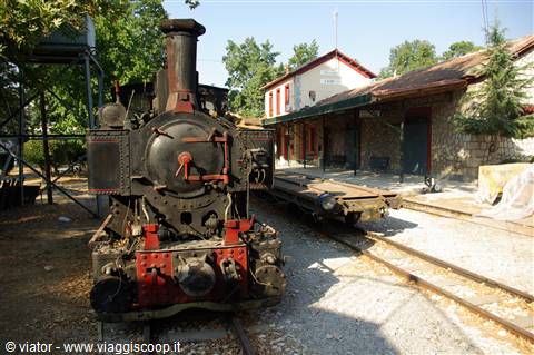Vecchia locomotiva della linea Diakoto Kalavrita