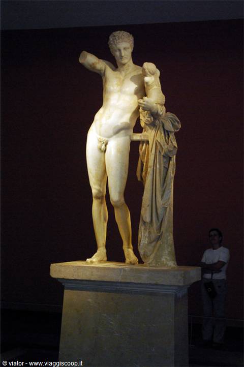 Museo di Olympia Hermes e Dionisio di Prassitele