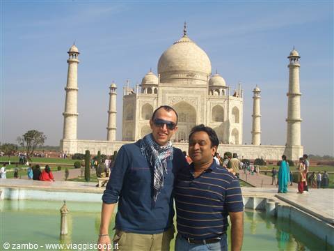 Io....con il mio amico Anay ....e il Taj Mahal