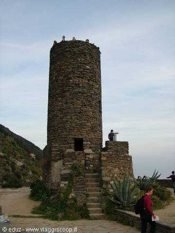 Vernazza - La torre del castello Belforte
