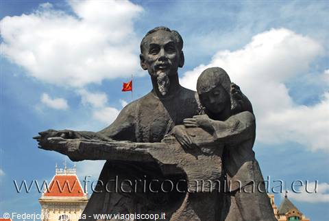statua Ho Chi Minh