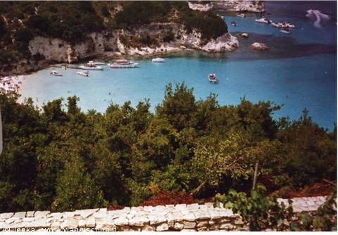 Vista della spiaggia di Antipaxos dal Belvedere