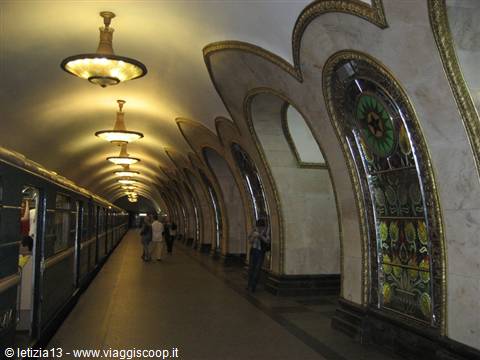 Metropolitana - Fermata Novoslobodskaya 