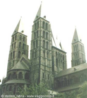 Tournai, Cattedrale de Notre-Dame de Tournai, uno degli edifici religiosi più belli del Belgio