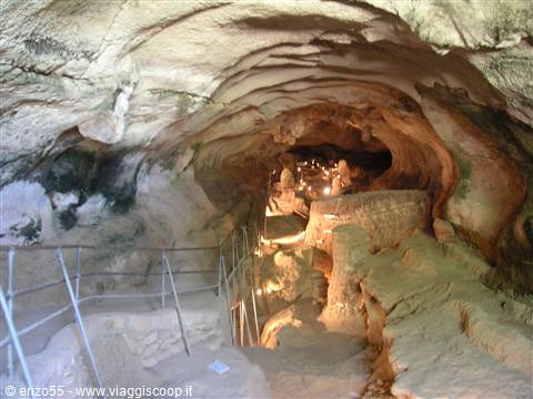 Malta - Ghar Dalam grotta preistorica