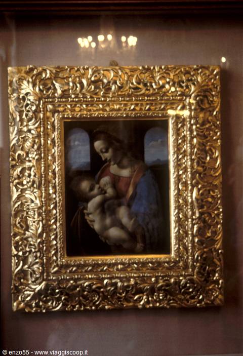 SAN PIETROBURGO - Museo: la Madonna col Bambino di Leonardo