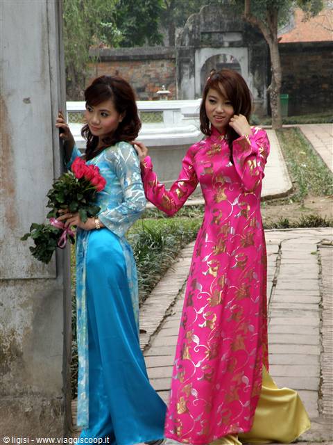 Hanoi ragazze in costunme