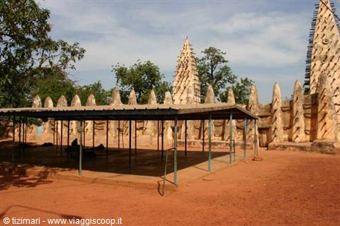 La grande moschea di Bobo Dioulasso