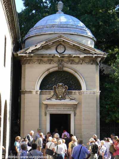 Ravenna,tomba di Dante