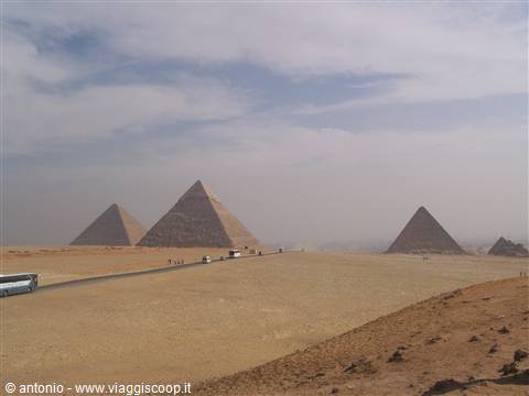 Giza,Piramidi