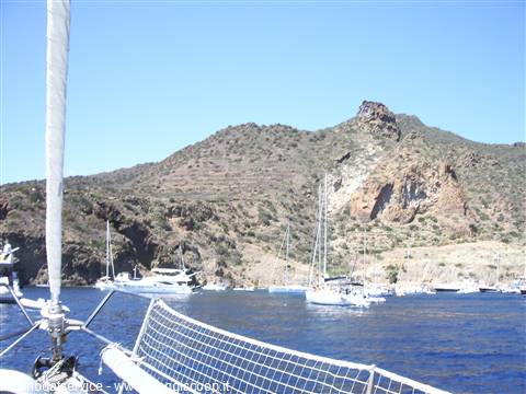 Viaggio in barca a Vela alle isole eolie, www.cabincharter.it