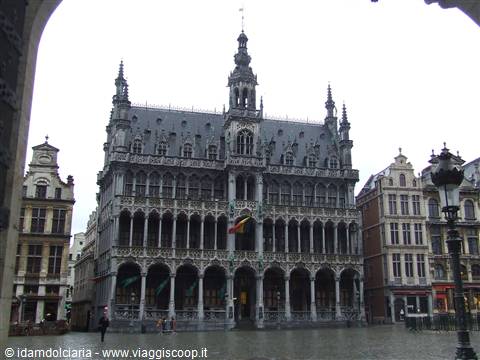 BRUXELLES : La Maison du Roi nella Grand Place