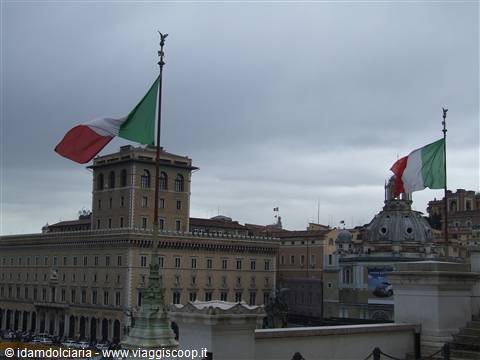 ROMA - La Piazza e il Palazzo Venezia dal Vittoriano