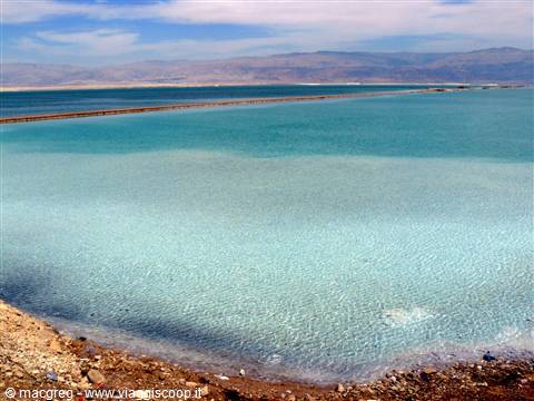 il mar Morto in un tratto al confine con Territori Occupati