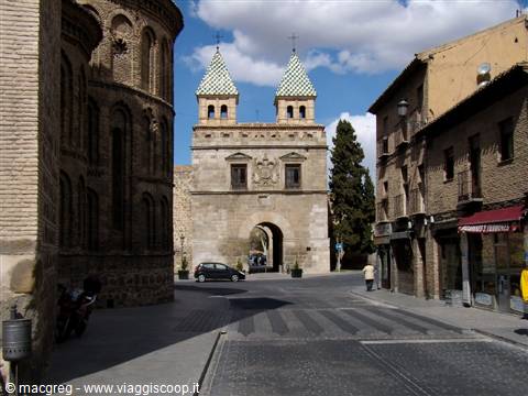 Toledo, puerta de la Bisagra
