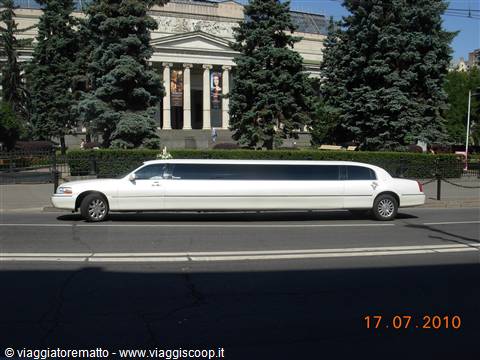 Mosca - limousine!