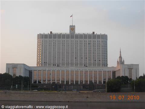 Mosca - Casa Bianca visto dal fiume Moscova