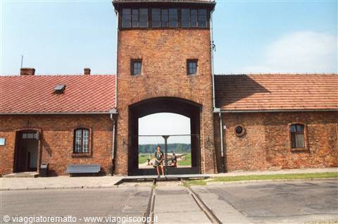 Auschwitz - entrata della ferrovia