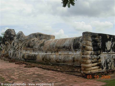 Ayutthaya - Buddha disteso