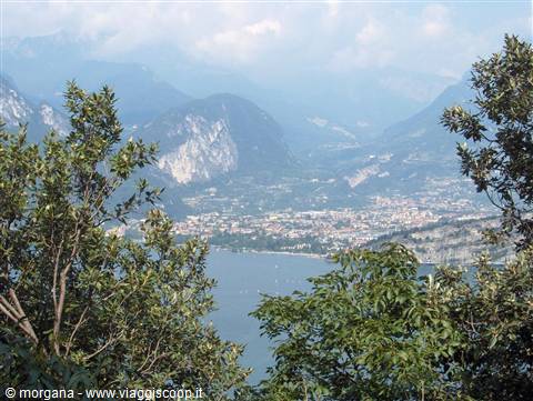 Riva del Garda (Veduta panoramica dal sentiero "Tempesta - Busate"