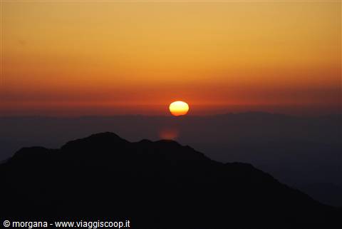L'alba sulla cima del Monte Sinai - Che faticaccia!!! Ma ne vale la pena.