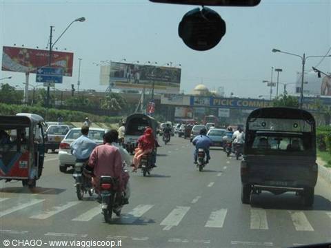 traffico di Karachi