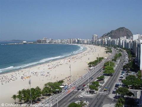 Rio, la famosissima spiaggia di Copacabana