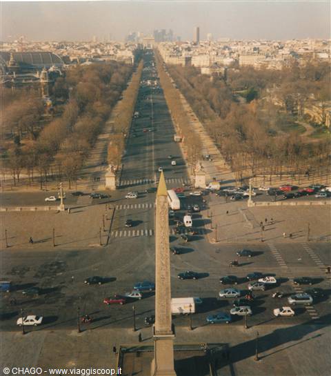 gli Champes Eliseè e l' obelisco da Place de la Concorde