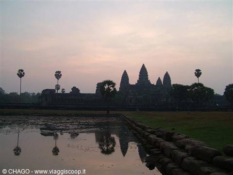 Angkor Wat all' alba