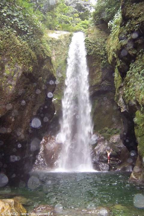 cascata Pico Bonito 