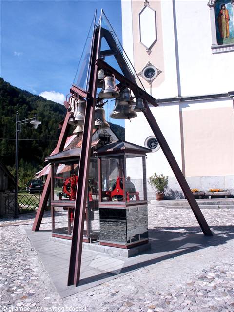 Pesariis 016 - Orologio con carillon