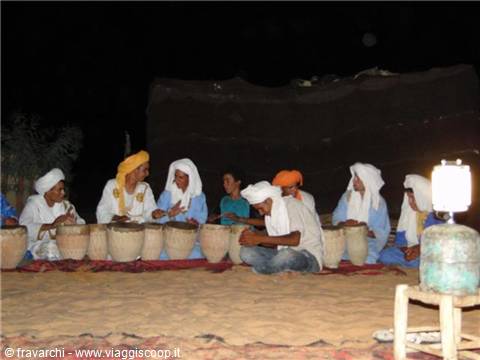 musica berberi di www.radoin-saharaexpeditions.com
