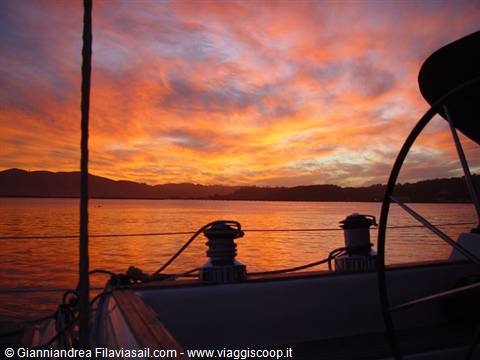 un tramonto dopo una perturbazione pproveniente dall'Atlatico a Lipari