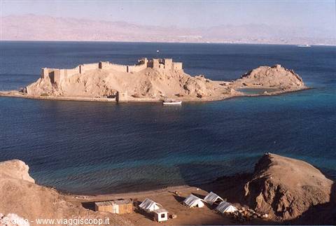 Forte Saladino di fronte a Taba