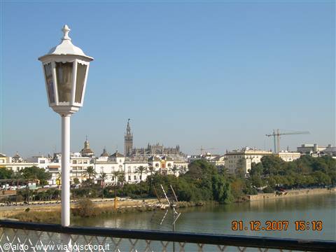 Siviglia dal ponte sul Guadalquivir